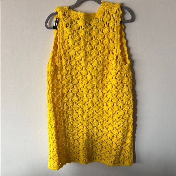 Sunny Yellow Crochet Vest - Picture 4 of 4